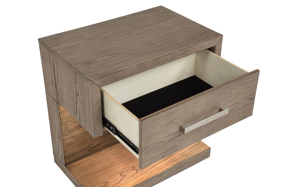 Kenora 4-piece Queen Bedroom Set Barley Brown - Image 7