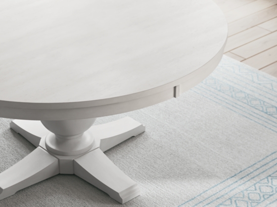 Greddinton Dining Table and 6 Chairs - Imagen 4